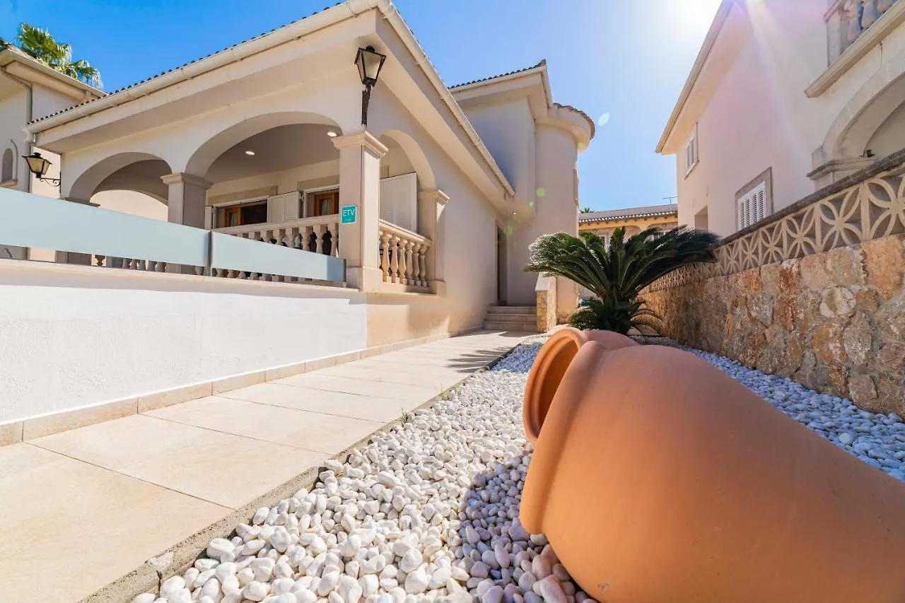 Benestar Pool And Beach In Platja De Muro Holiday home