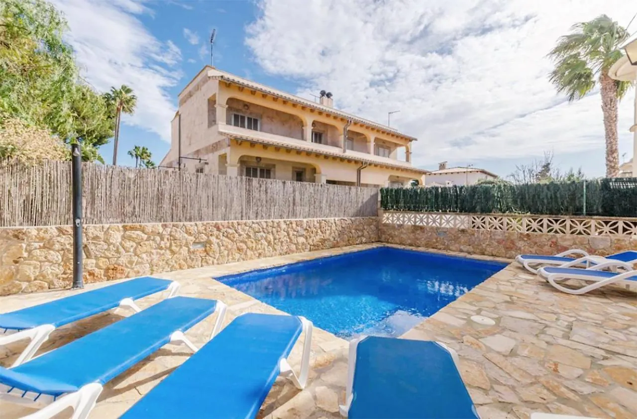 Benestar Pool And Beach In Platja De Muro