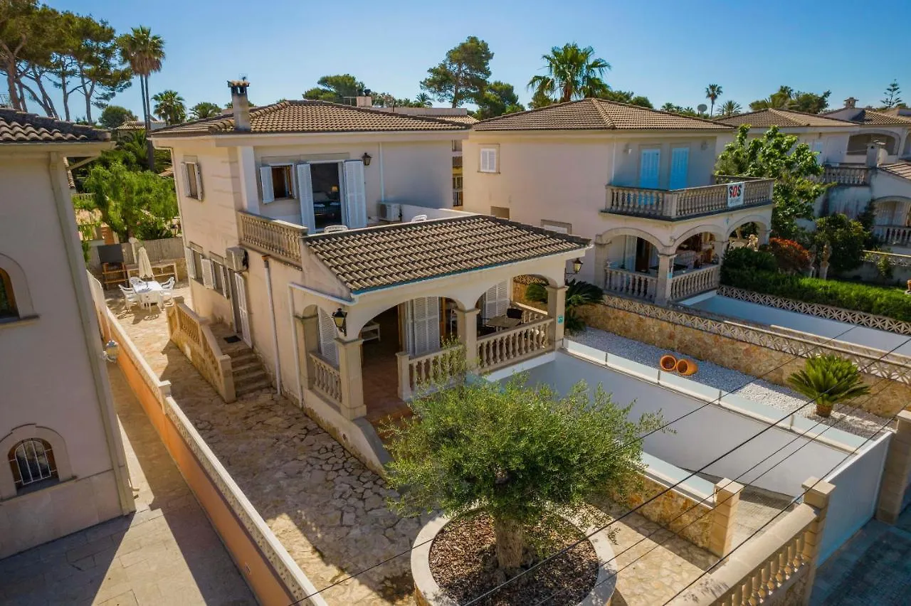 Benestar Pool And Beach In Platja De Muro Holiday home